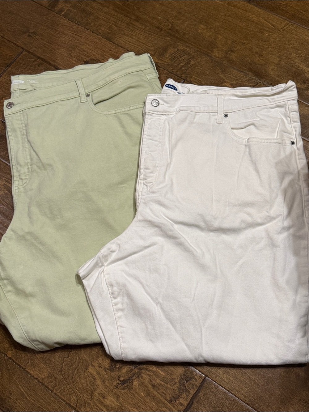 Old Navy Women's Straight Leg Jeans in Cream and Light Green
